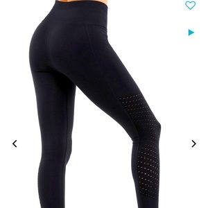 Black High waisted perforated 7/8 leggings